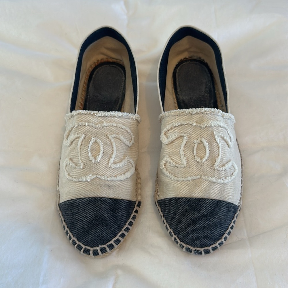 Chanel Canvas Interlocking CC Espadrilles - Size 38 (7.5-8 US) Previously Loved